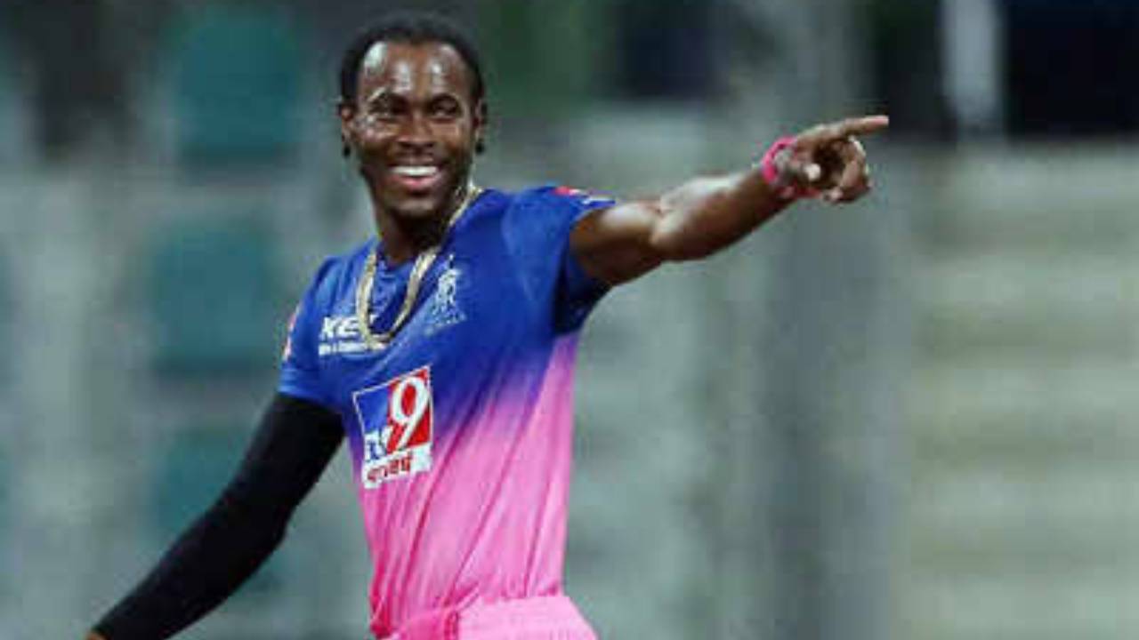 Archer bowling for RR in IPL