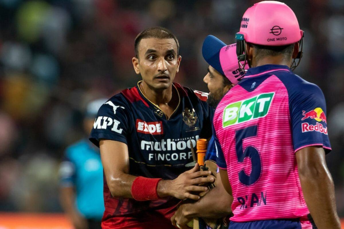 IPL 2022: Riyan Parag Harshal Patel Fight RR vs RCB, Virat Kohli, Sanju Samson, Jos Buttler, Yuzvendra Chahal, RR beat RCB 29 runs, Riyan Parag 50 Against RCB, IPL Latest News, Riyan Parag Fight, Riyan Parag Fight RCB Players Mohammed Siraj