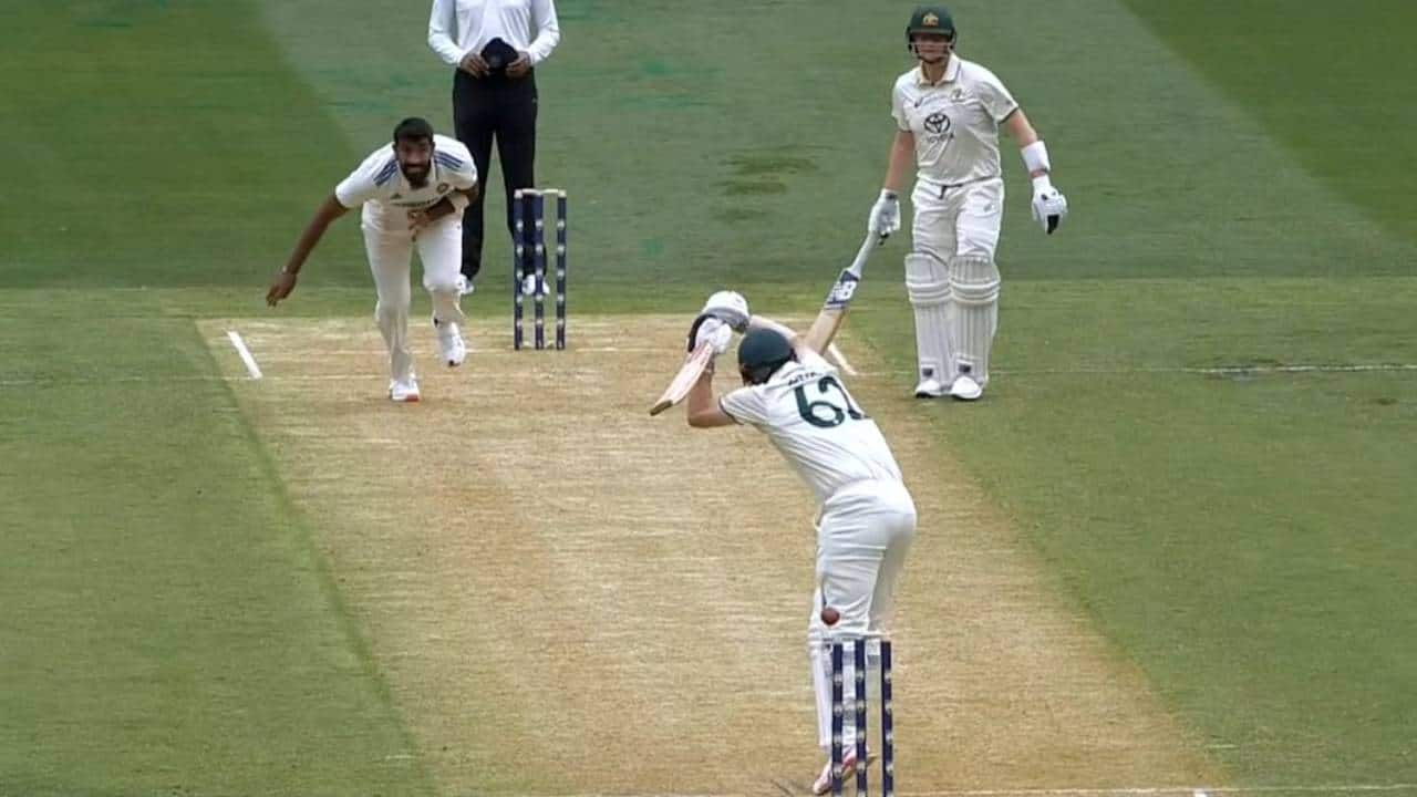 Travis Head gets clean-bowled by Jasprit Bumrah