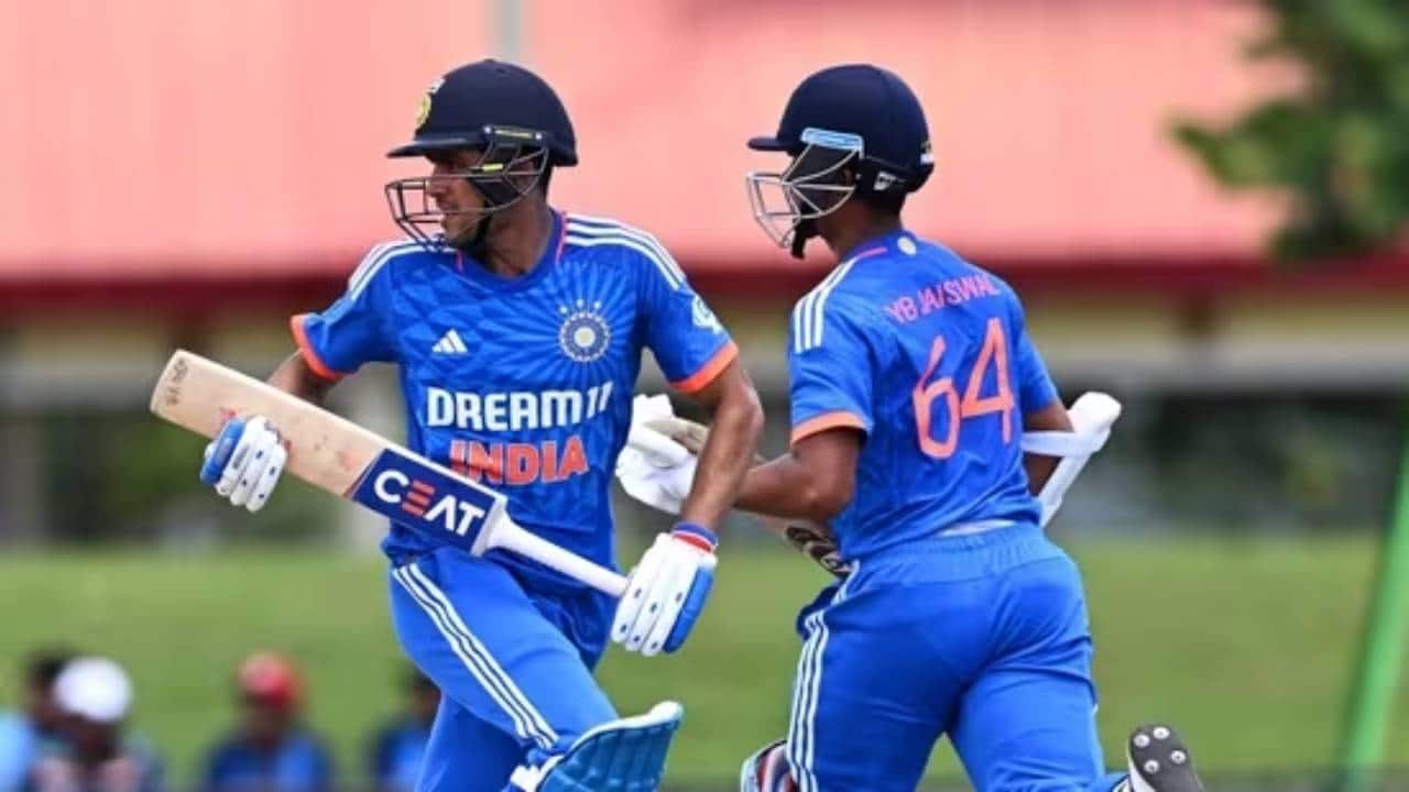 Jaiswal and Gill batting against West Indies