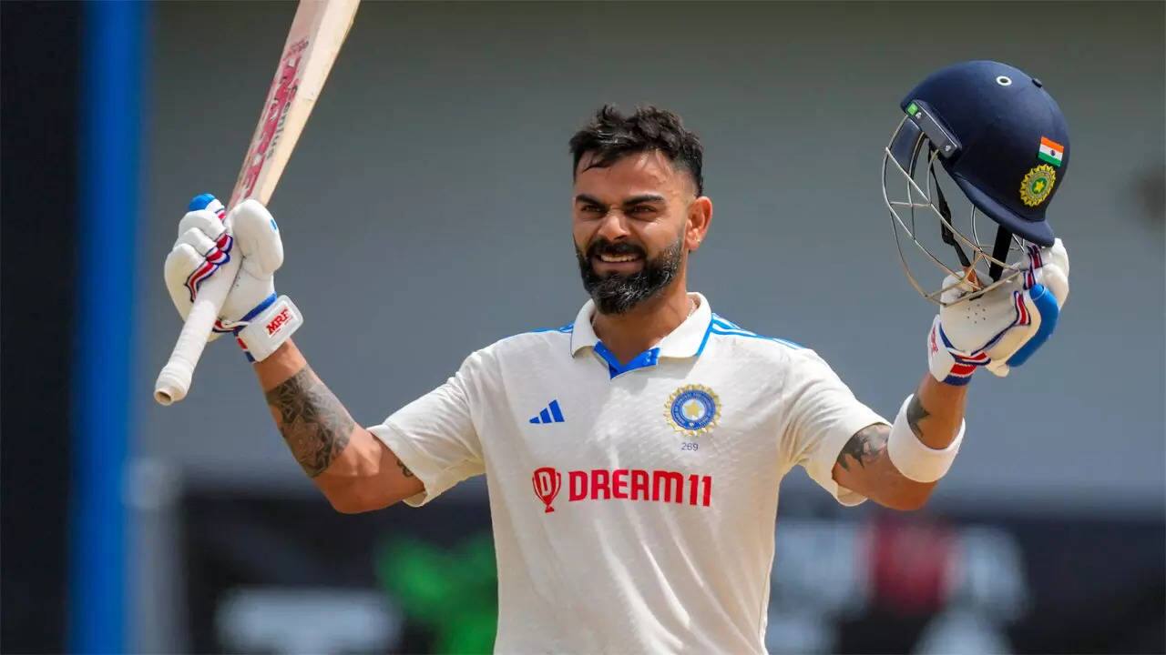 Kohli scoring a Test century