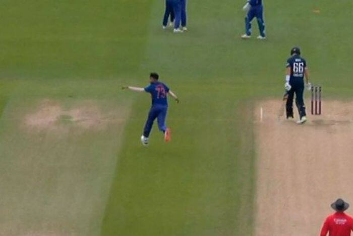 Mohammed Siraj, ENG vs IND 3rd ODI, India vs England 3rd ODI, India vs England ODI, India vs England Updates, India vs England Match Preview, IND vs ENG Squads, Indian Cricket team, Indian Cricket Updates, IND vs ENG Cricket News, IND vs ENG Cricket Pics, India vs England, IND vs ENG, Indian Cricket Team, India vs England ODI, India vs ENgland 3rd ODI, Indian Cricket Team, India vs England ODI, India vs England 3rd ODI, IND vs ENG 3rd ODI, IND vs ENG 3rd ODI, Indian Cricket TeamSanjana Ganeshan, Jasprit Bumrah, Jasprit Bumrah's wife, Sanjana Ganeshan trolls England, India win over england, Twitter, Twitter reaction, Jasprit Bumrah, Mohammad Shami, Rohit Sharma, Jasprit Bumrah captain, Jasprit Bumrah India captain, Jasprit Bumrah India captain against England, England, England Cricket Team, England Vs India, Indian Cricket Team, Cricket News, Latest News, Latest Cricket News, Cricket, Test Cricket, India Vs England, Virat Kohli, Rohit Sharma, India Vs England